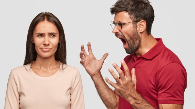 Cómo lidiar con una persona que se enfada por todo