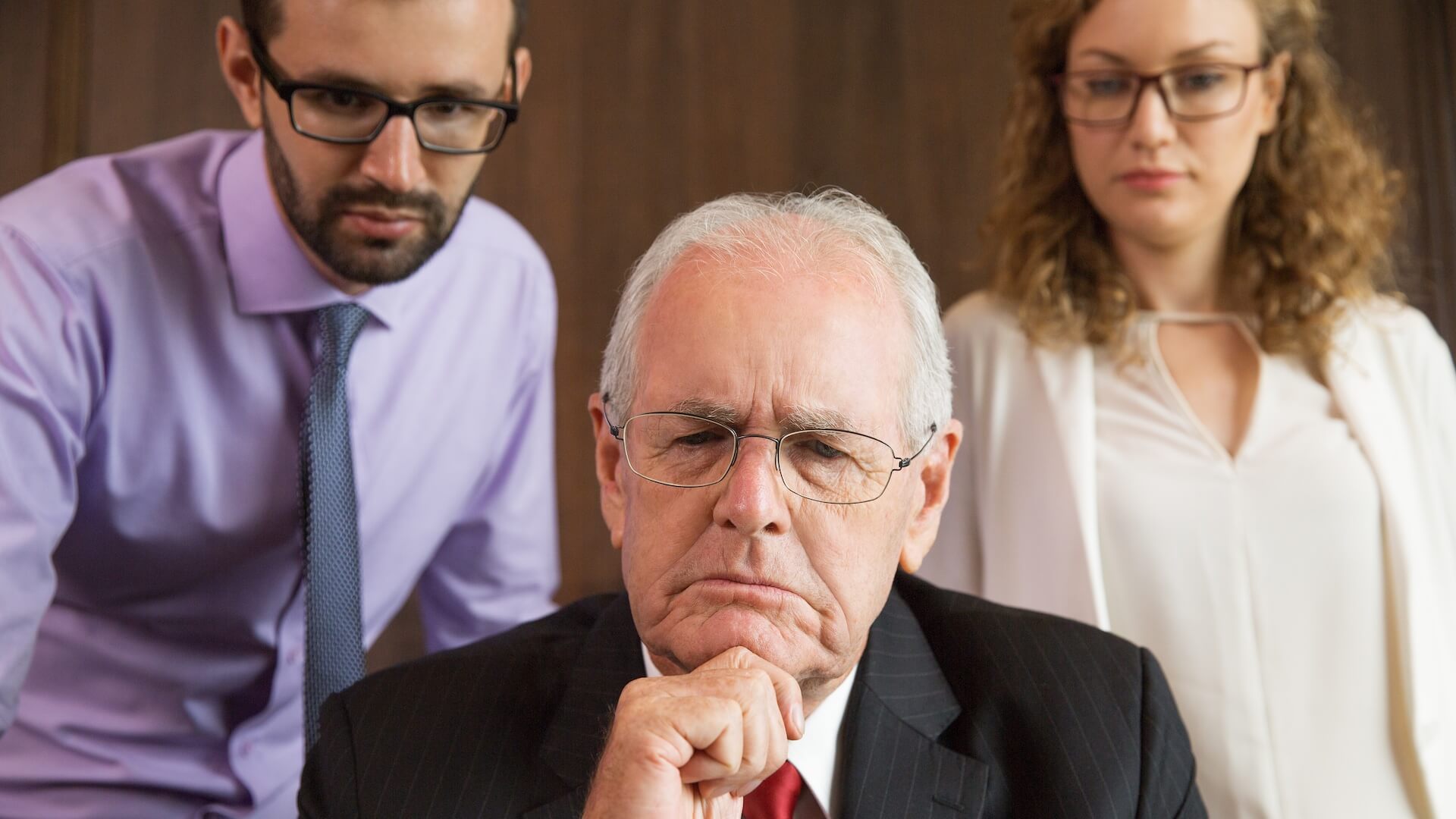 Jefe evidencia uno de los tipos de mirada con significado autoritario