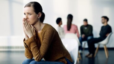 ¿Cómo saber si tengo ansiedad social? 10 señales