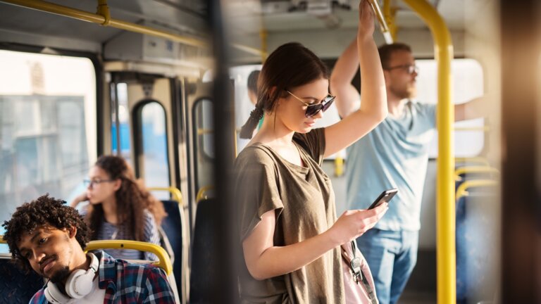 Qué es la comunicación proxémica y para qué sirve