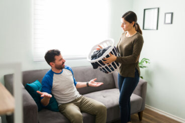 ¿Discutes con tu pareja siempre por lo mismo? 5 patrones cotidianos que molestan con el tiempo