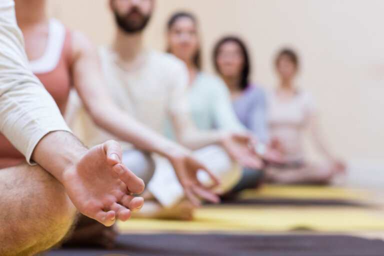 Meditación en grupo: por qué practicar acompañado se sostiene mejor