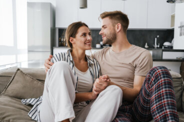 ¿Te cuesta hablar de intimidad? 5 preguntas para conectar mejor con tu pareja