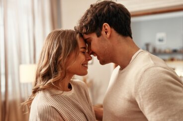 Intimidad, mirada y reconocimiento: 4 ideas de amor desde María Zambrano